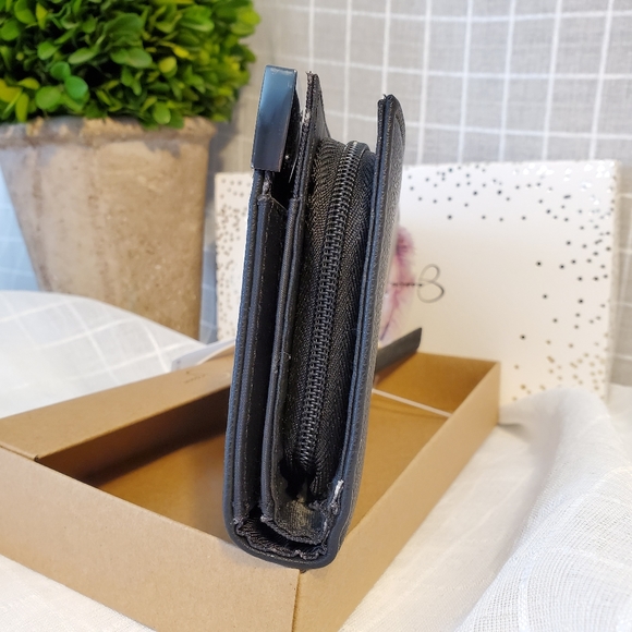 Jessica SimpsonFrankie 2 Tone Corner Wallet - Picture 3 of 8